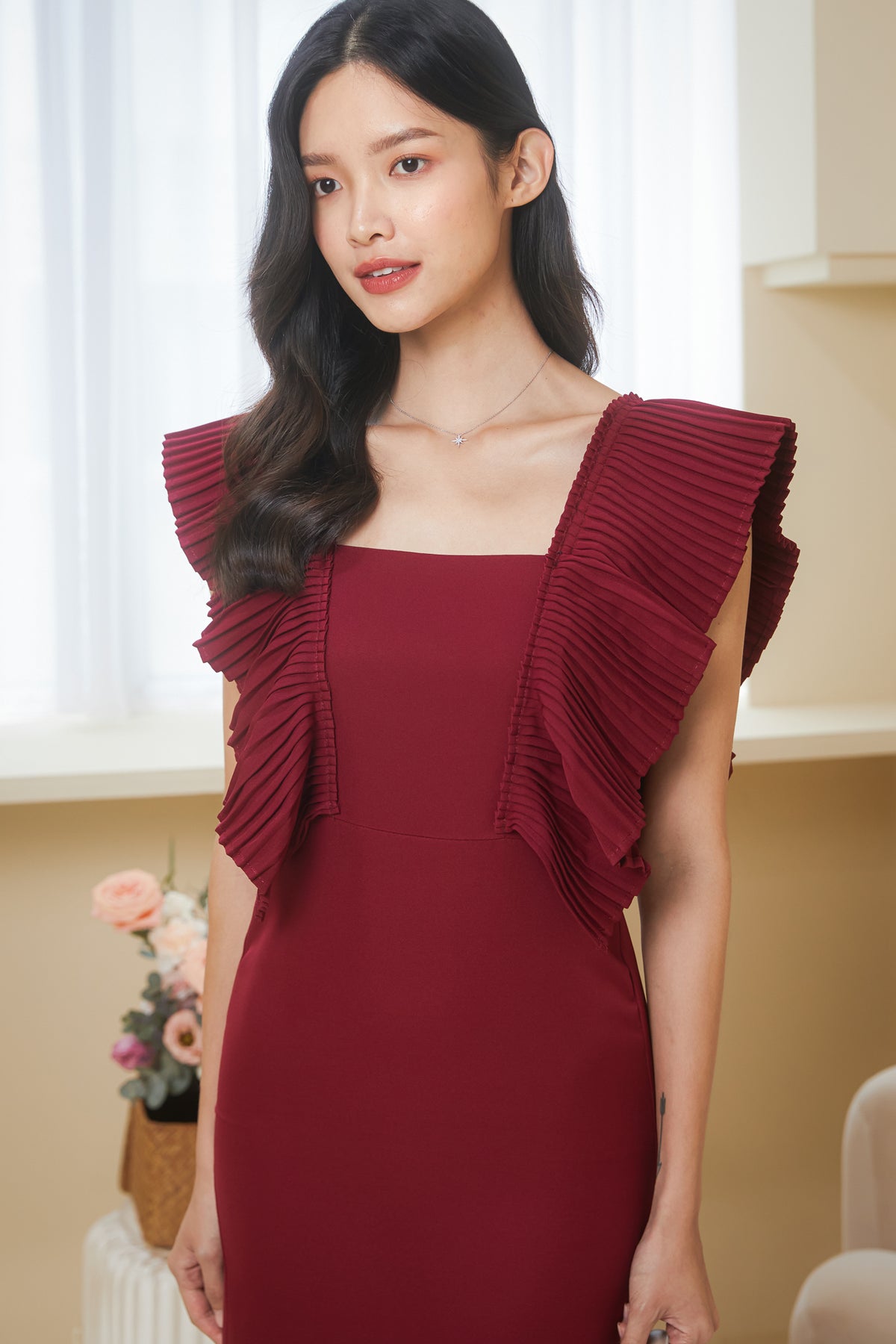 Ruffles Pleated Sleeves Dress in Wine