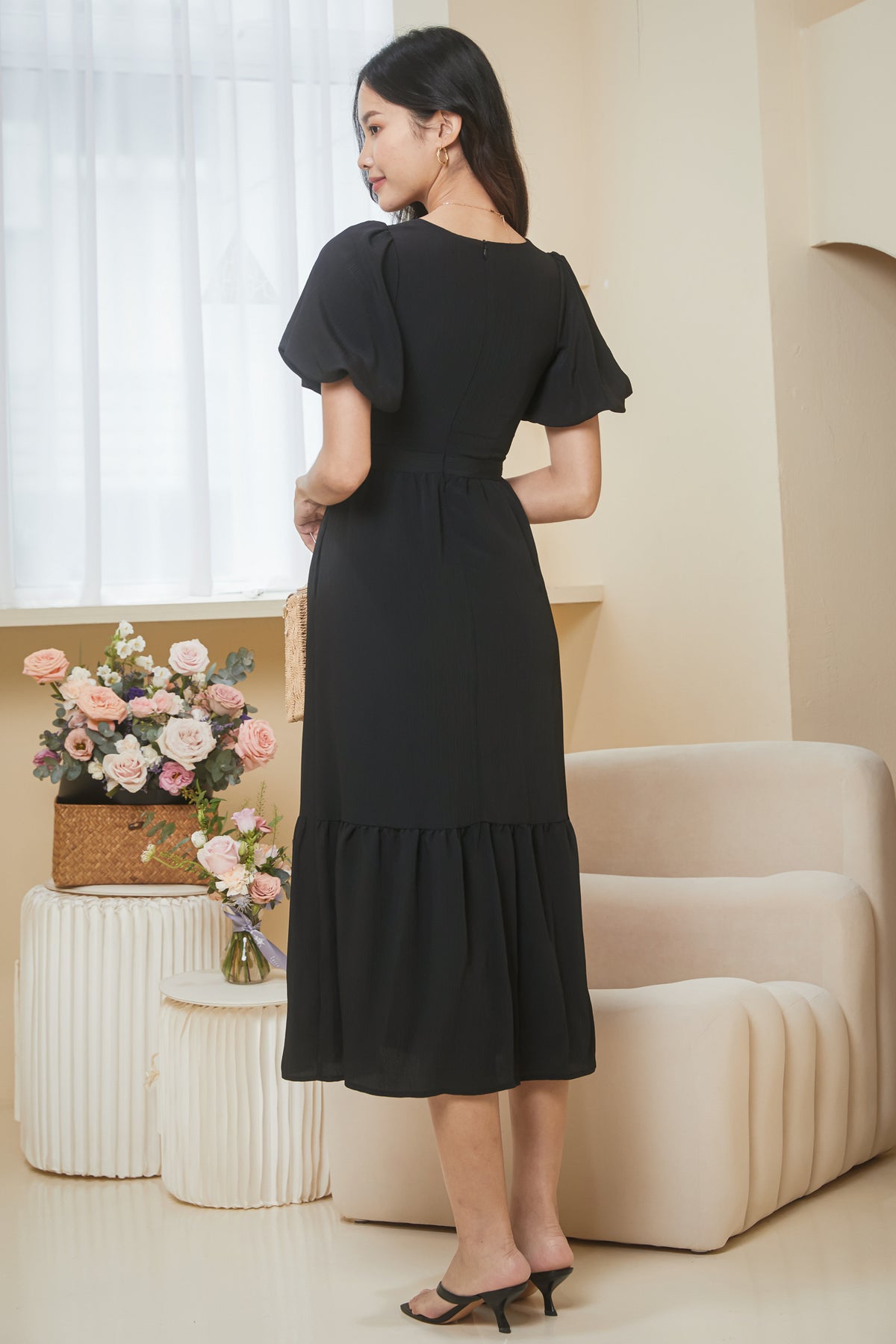 Twist-Front Pouf Sleeves Dress in Black