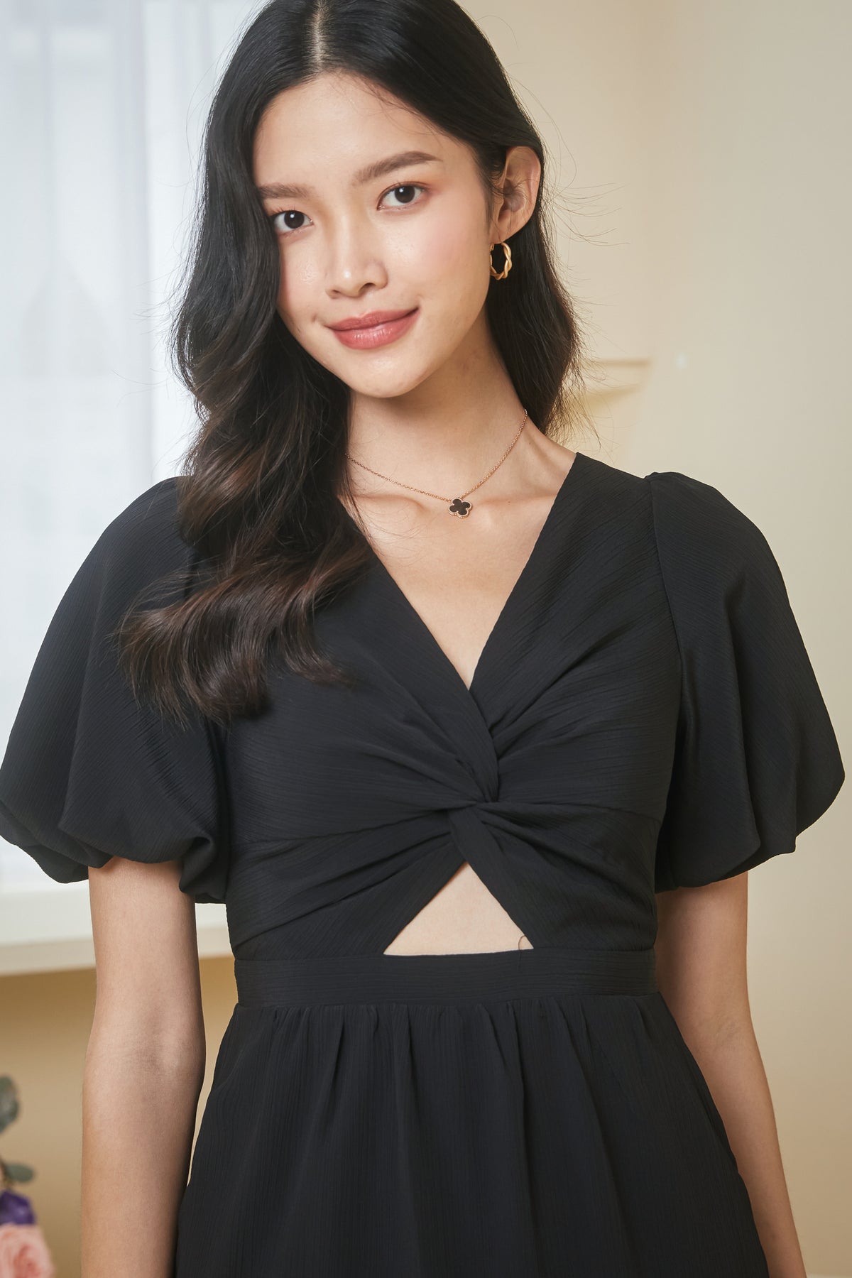 Twist-Front Pouf Sleeves Dress in Black