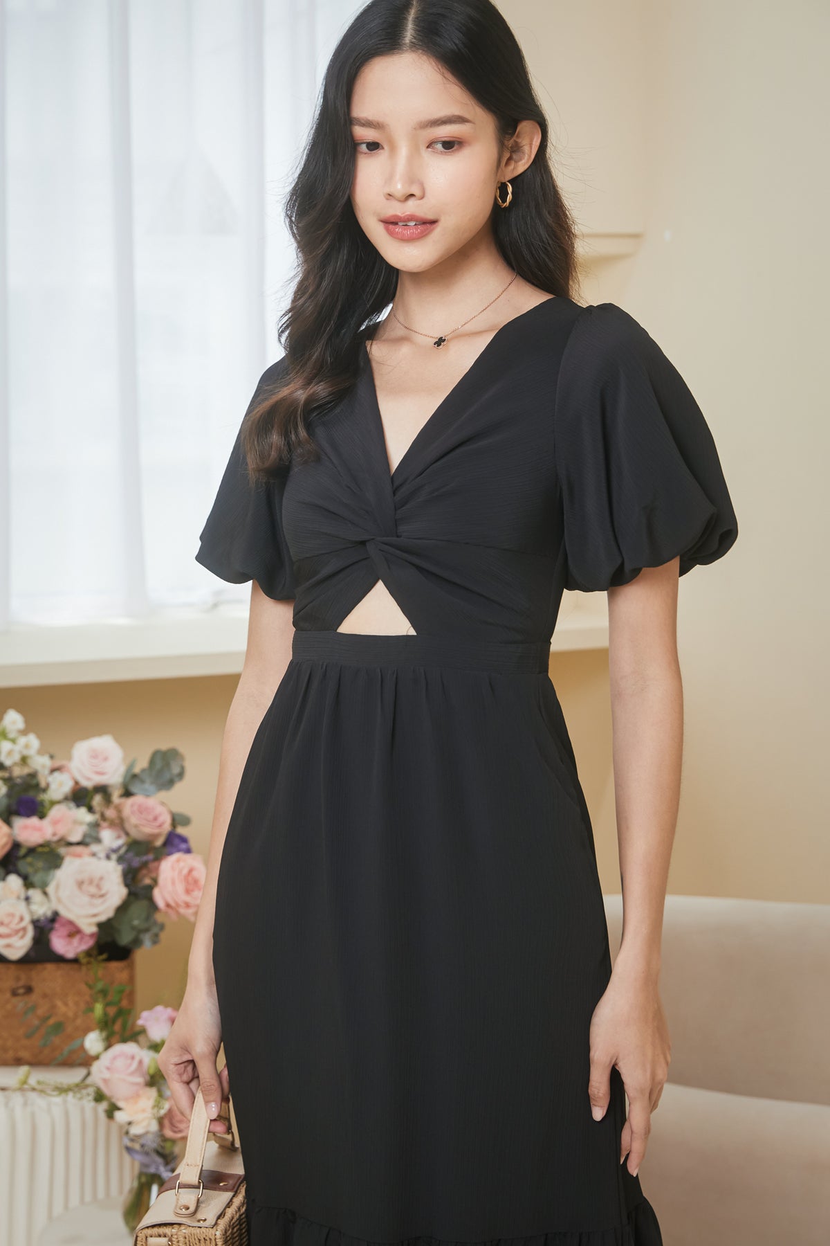 Twist-Front Pouf Sleeves Dress in Black