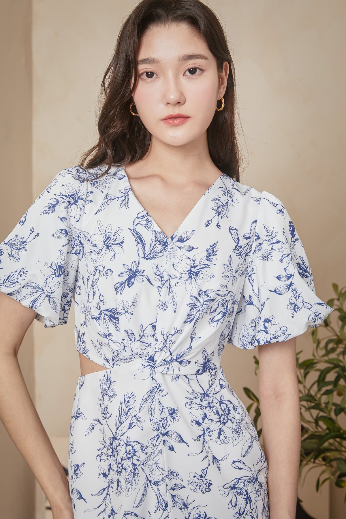 Pouf Sleeves Twist Cut-Out Dress in Blue Florals