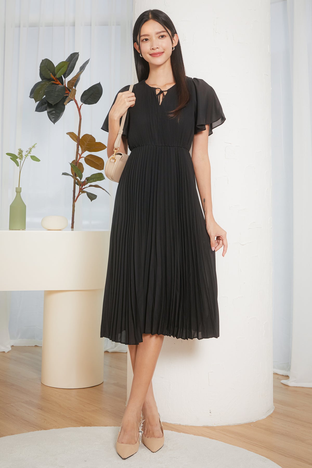 Carla Pleated Flutter Sleeves Dress in Black