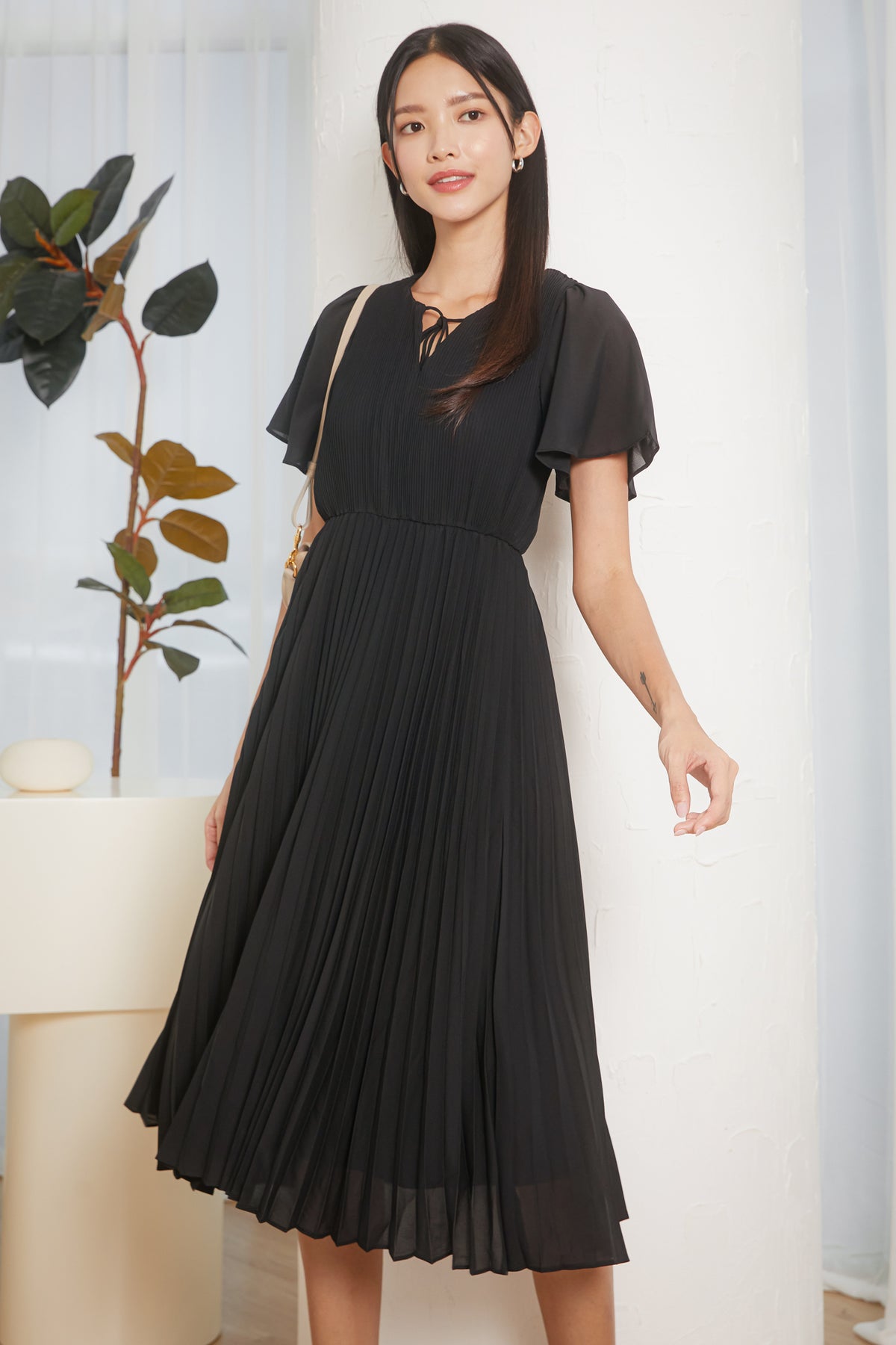 Carla Pleated Flutter Sleeves Dress in Black