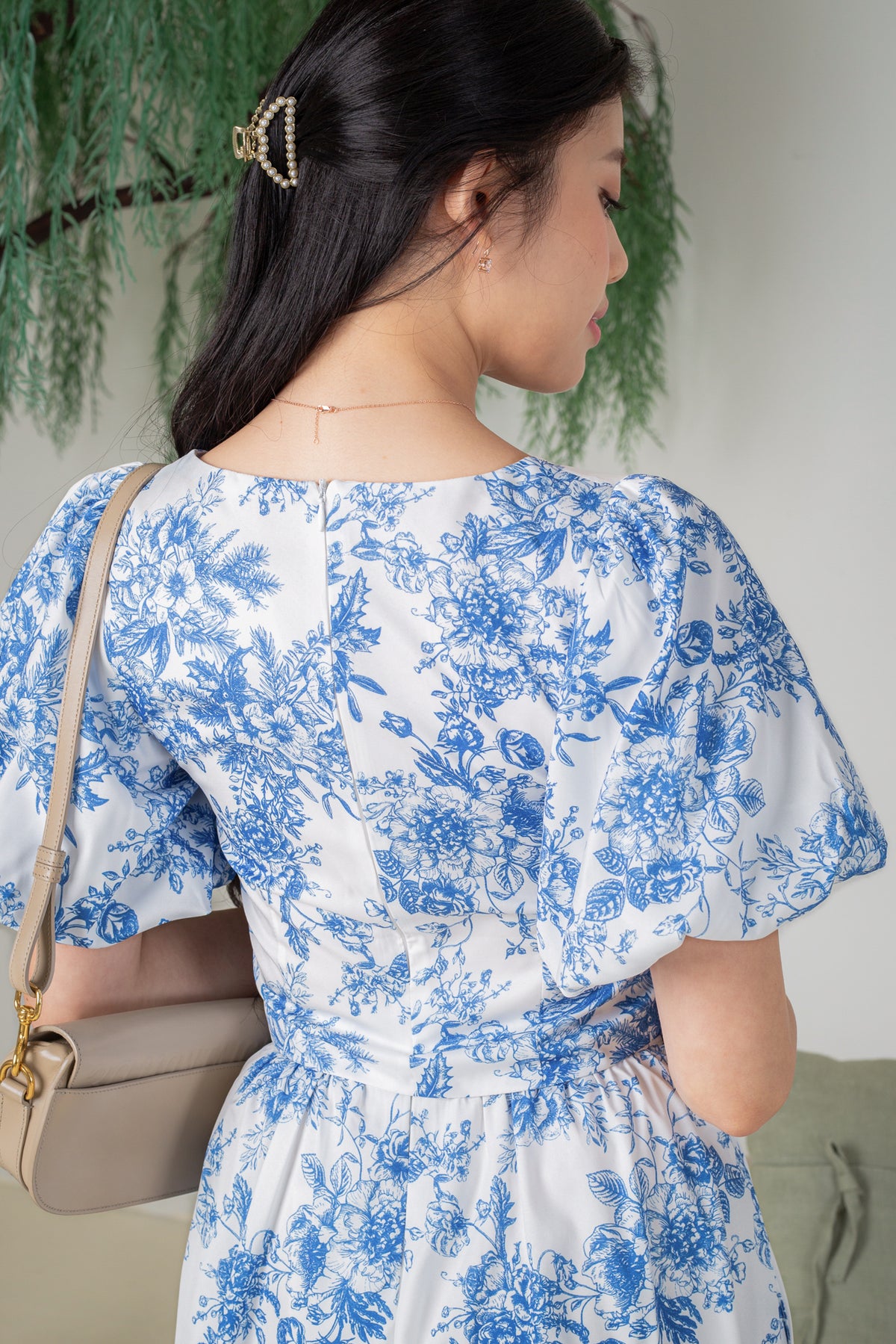 Toile de Jouy Pouf Sleeve Top in Blue