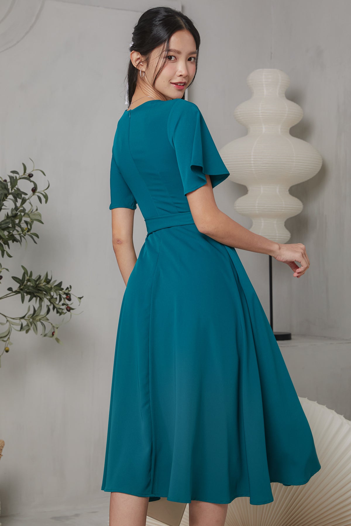 Flutter Sleeve V-Neck Flare Dress in Emerald