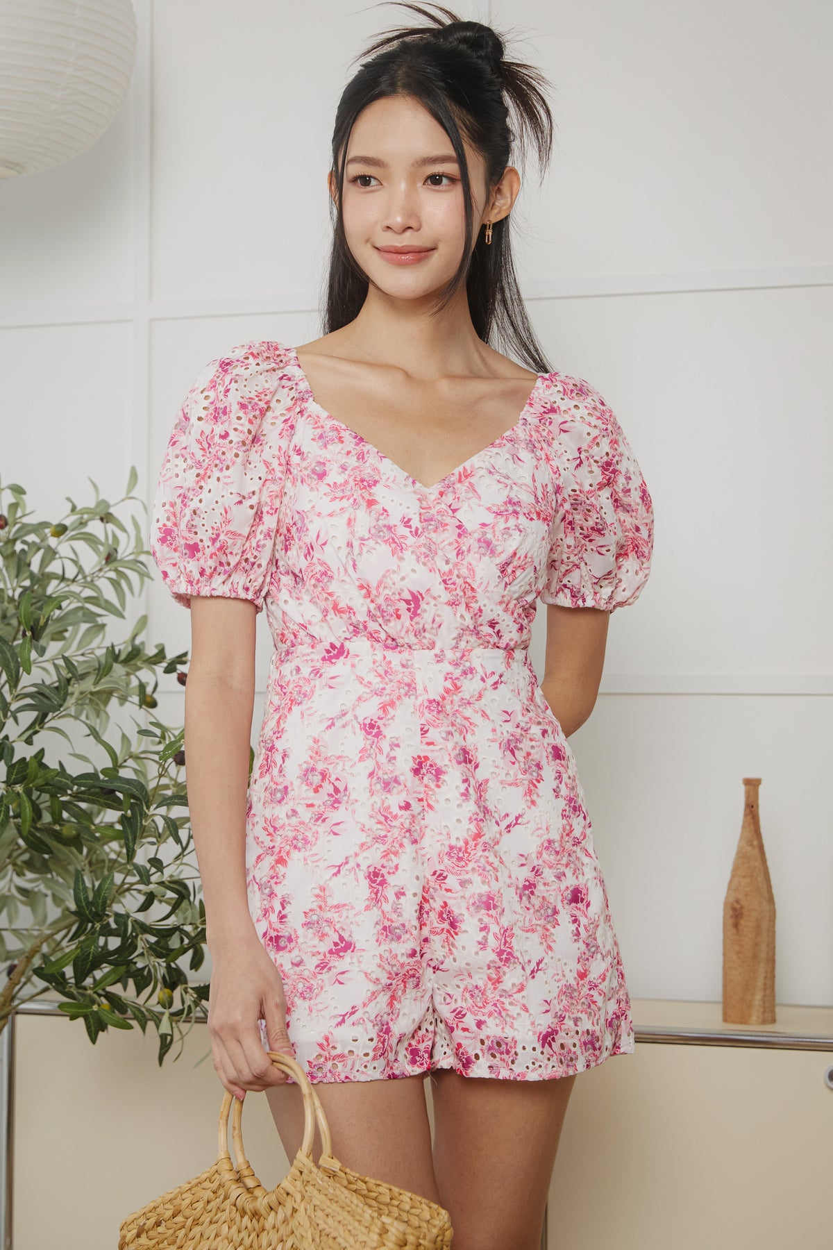 Flowering Lace Pouf Sleeves Romper in Pink