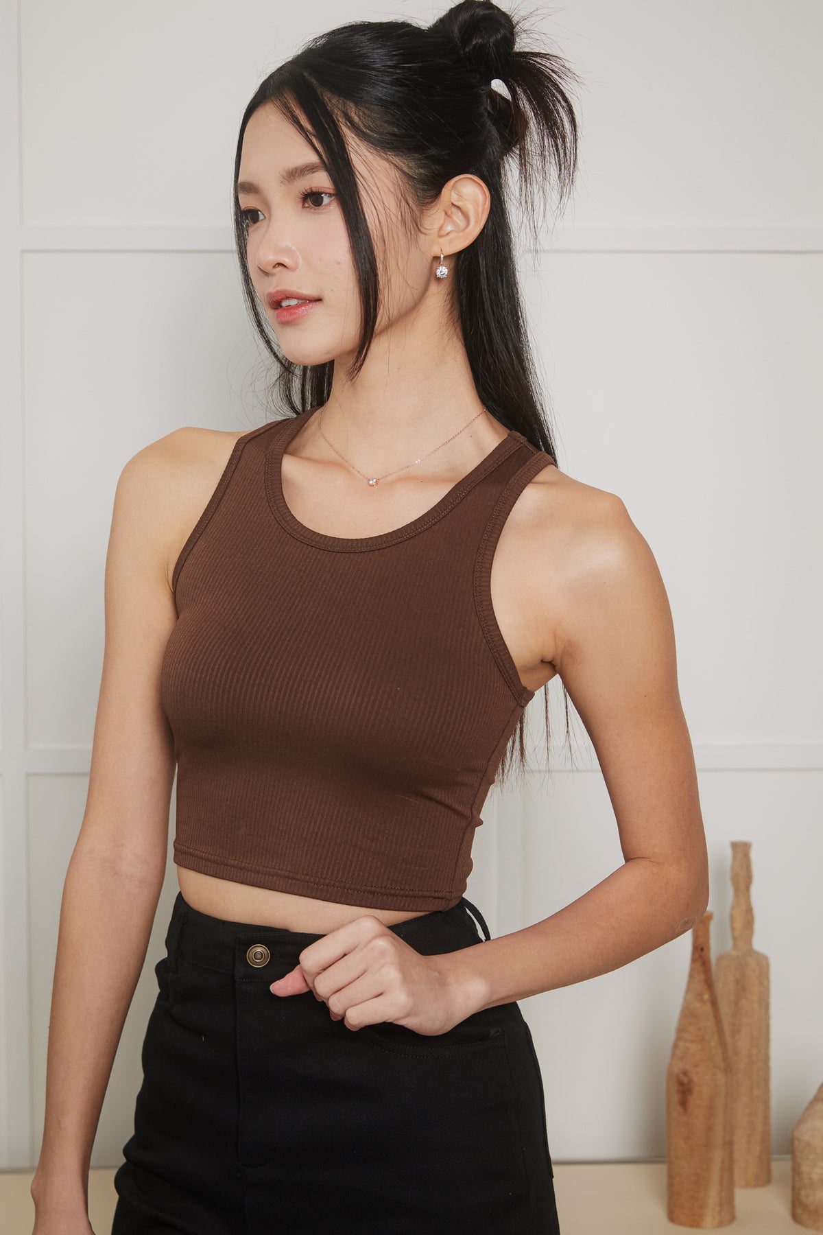 Ribbed Cropped Tank Top in Cocoa