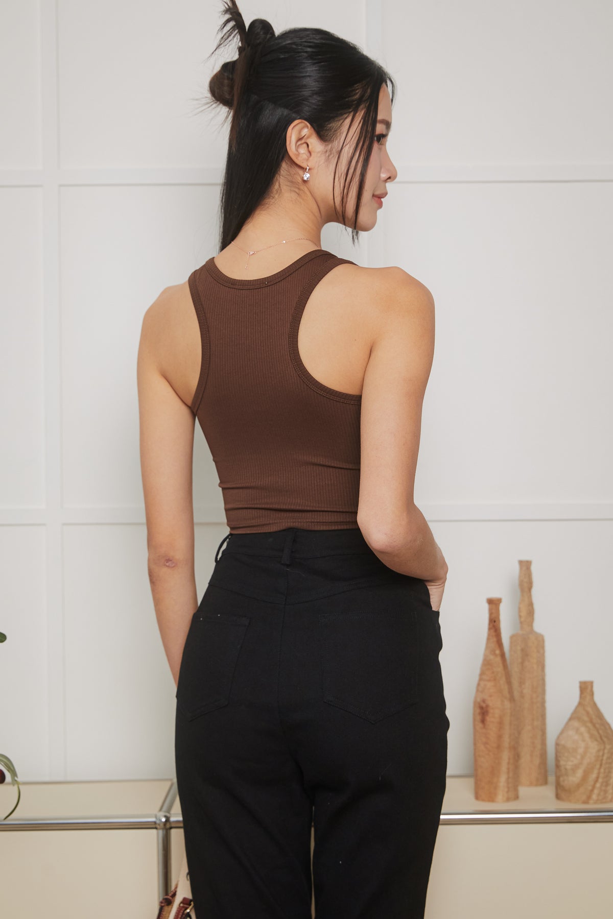 Ribbed Cropped Tank Top in Cocoa