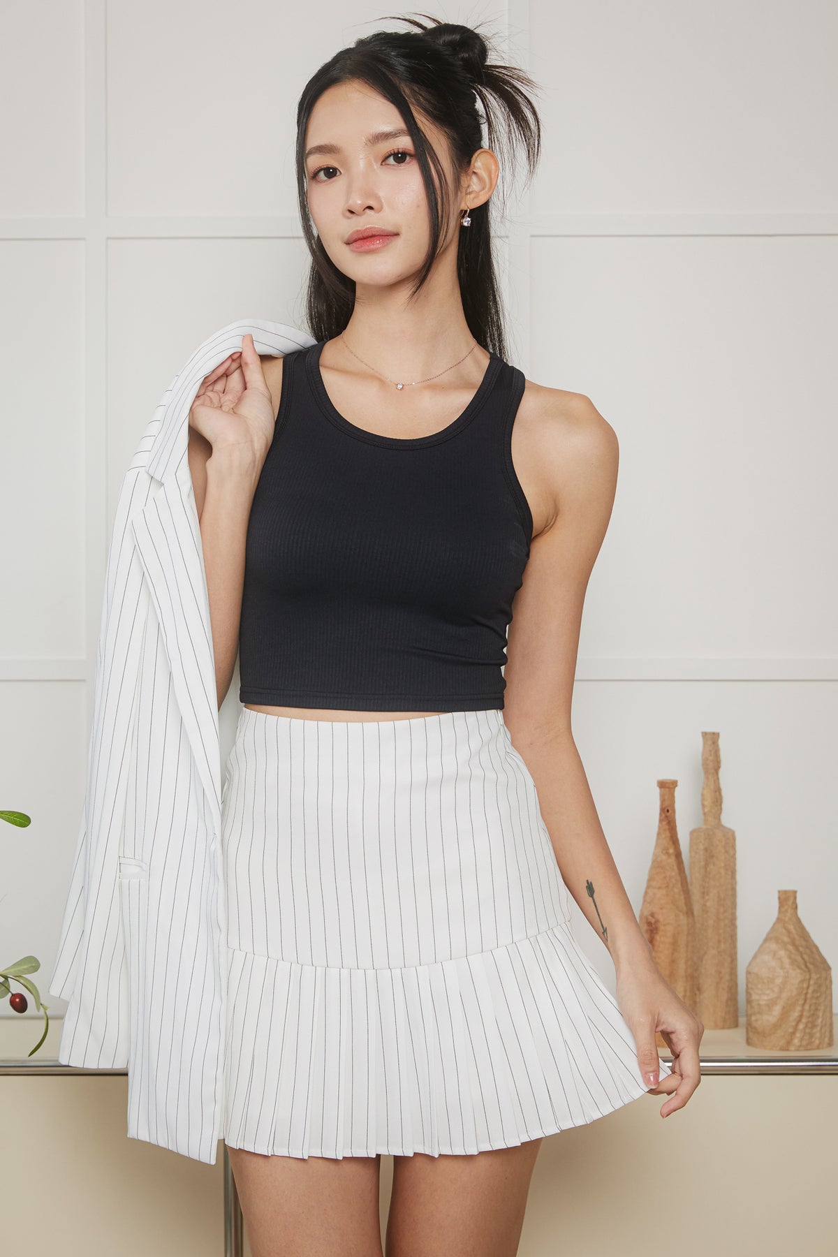 Ribbed Cropped Tank Top in Black