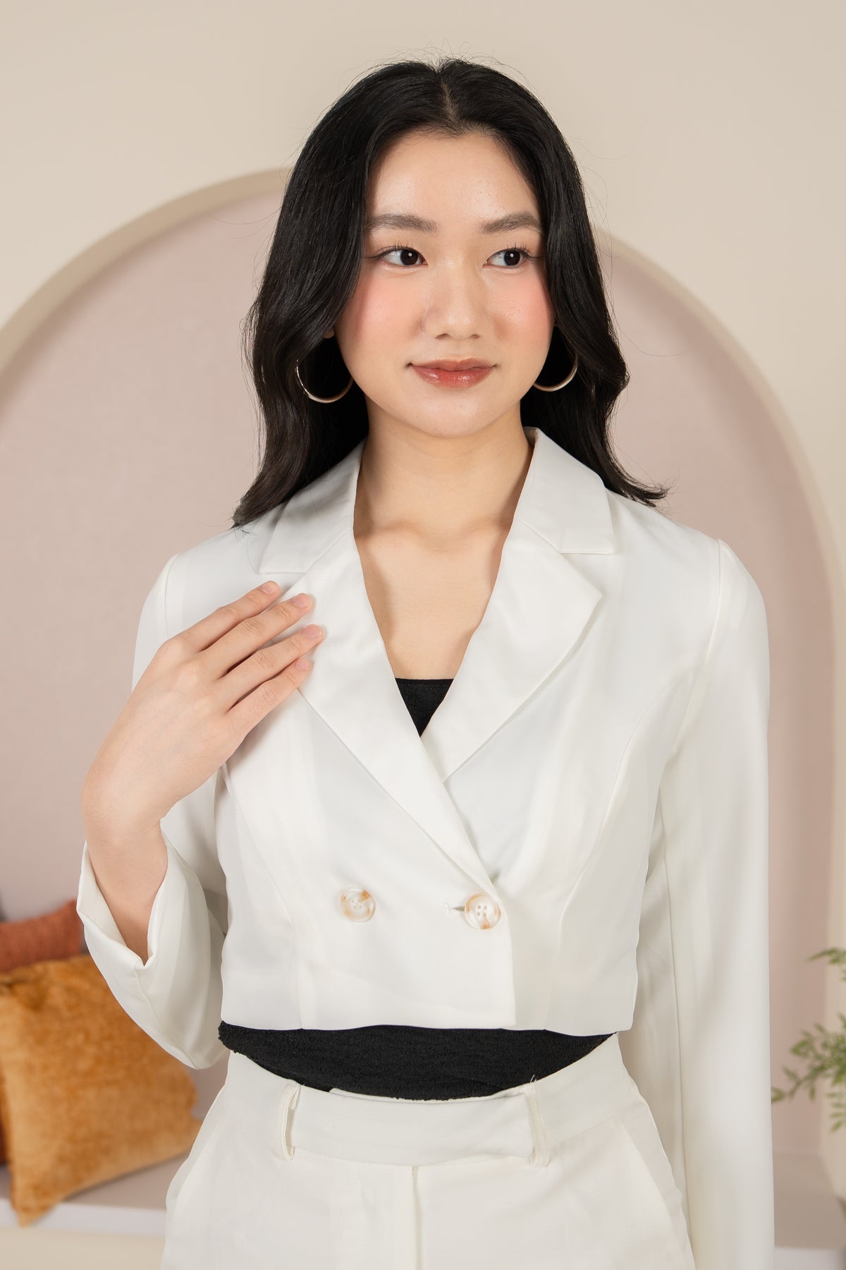 Ava Cropped Blazer in White