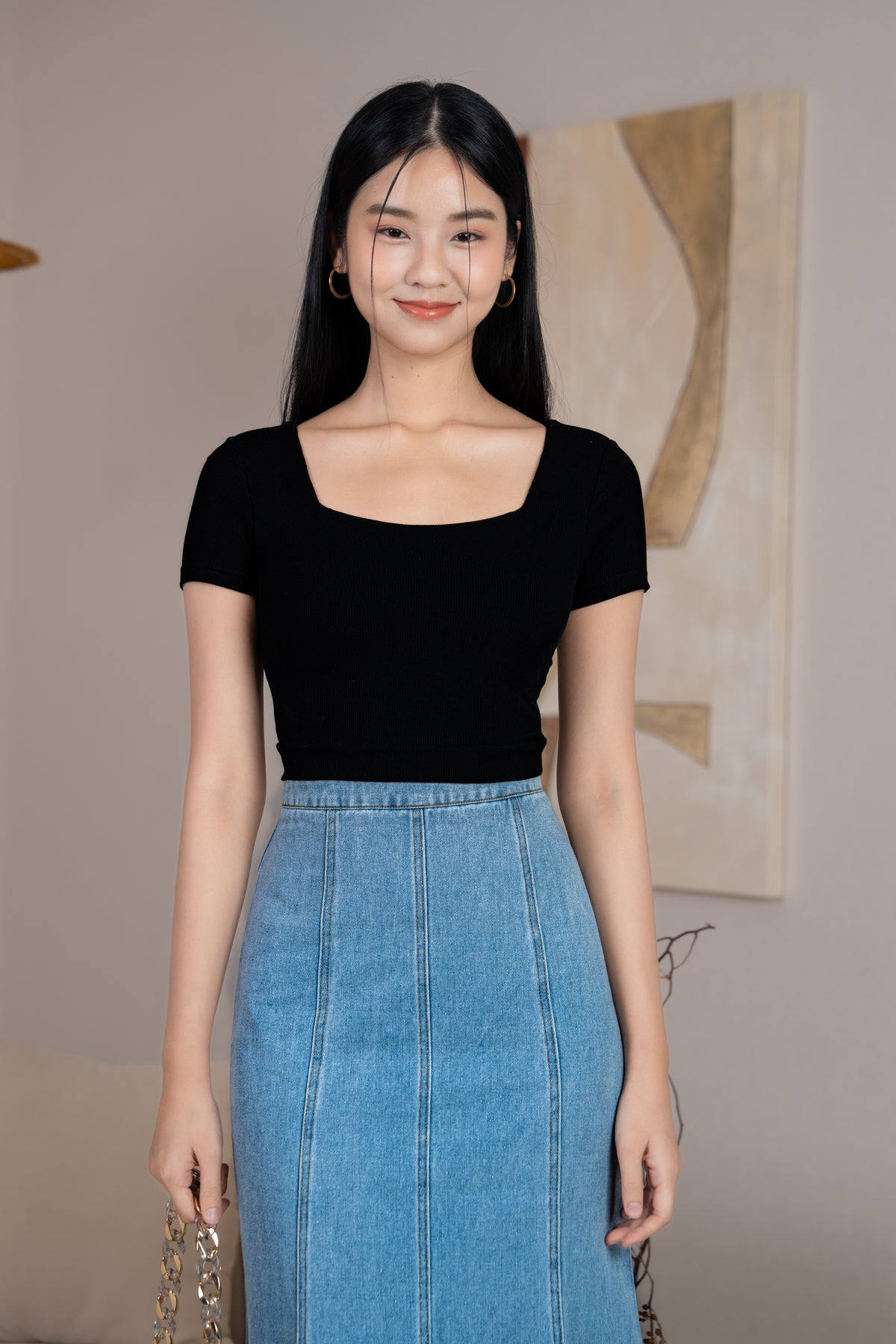 Scoop-Back Ribbed Cropped Top in Black