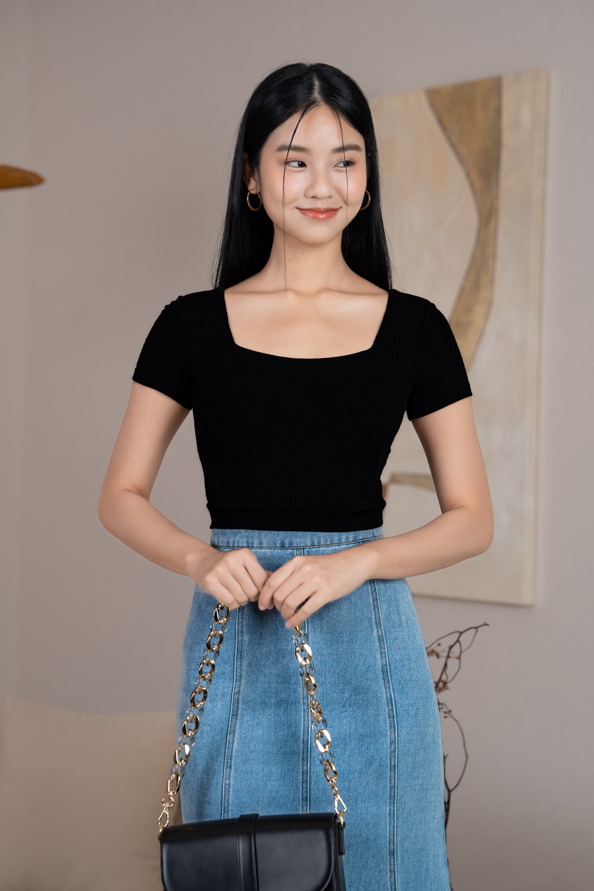 Scoop-Back Ribbed Cropped Top in Black
