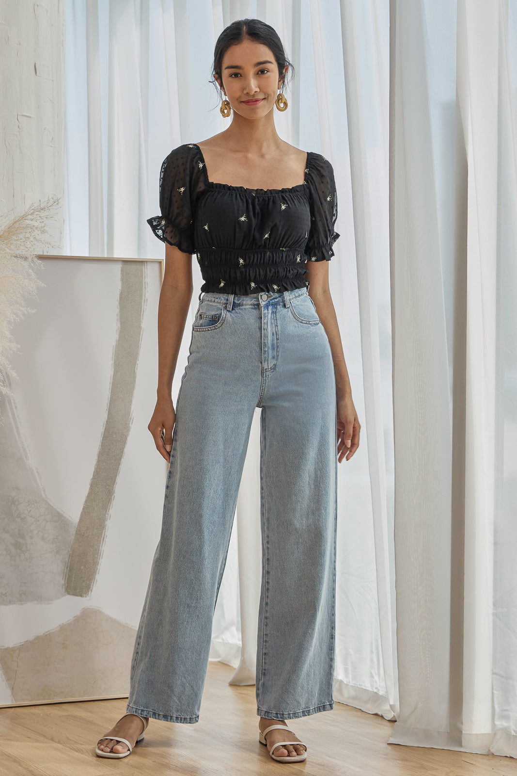 Wide-Leg Denim Jeans in Light Wash