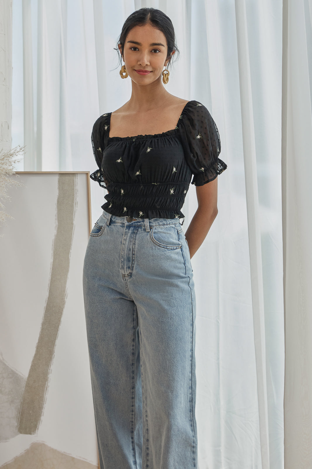 Wide-Leg Denim Jeans in Light Wash