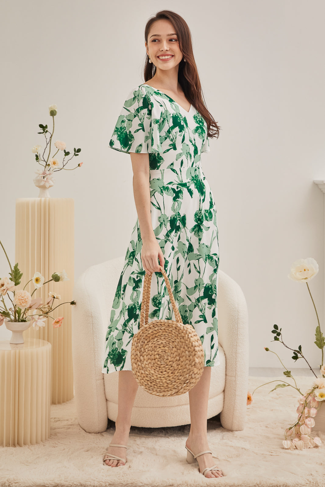 Foliage Twist-Back Flutter Sleeves Dress in Green