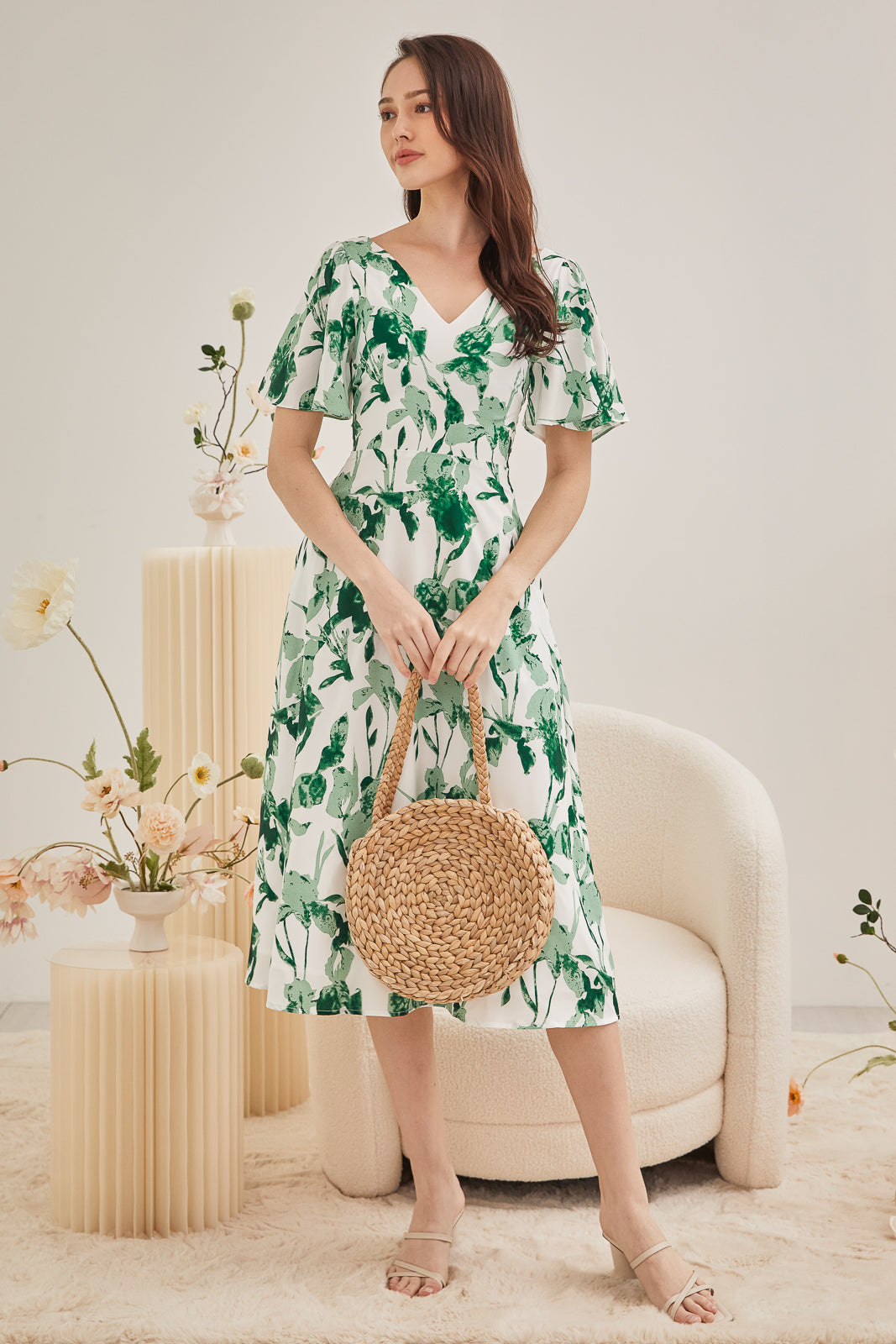 Foliage Twist-Back Flutter Sleeves Dress in Green
