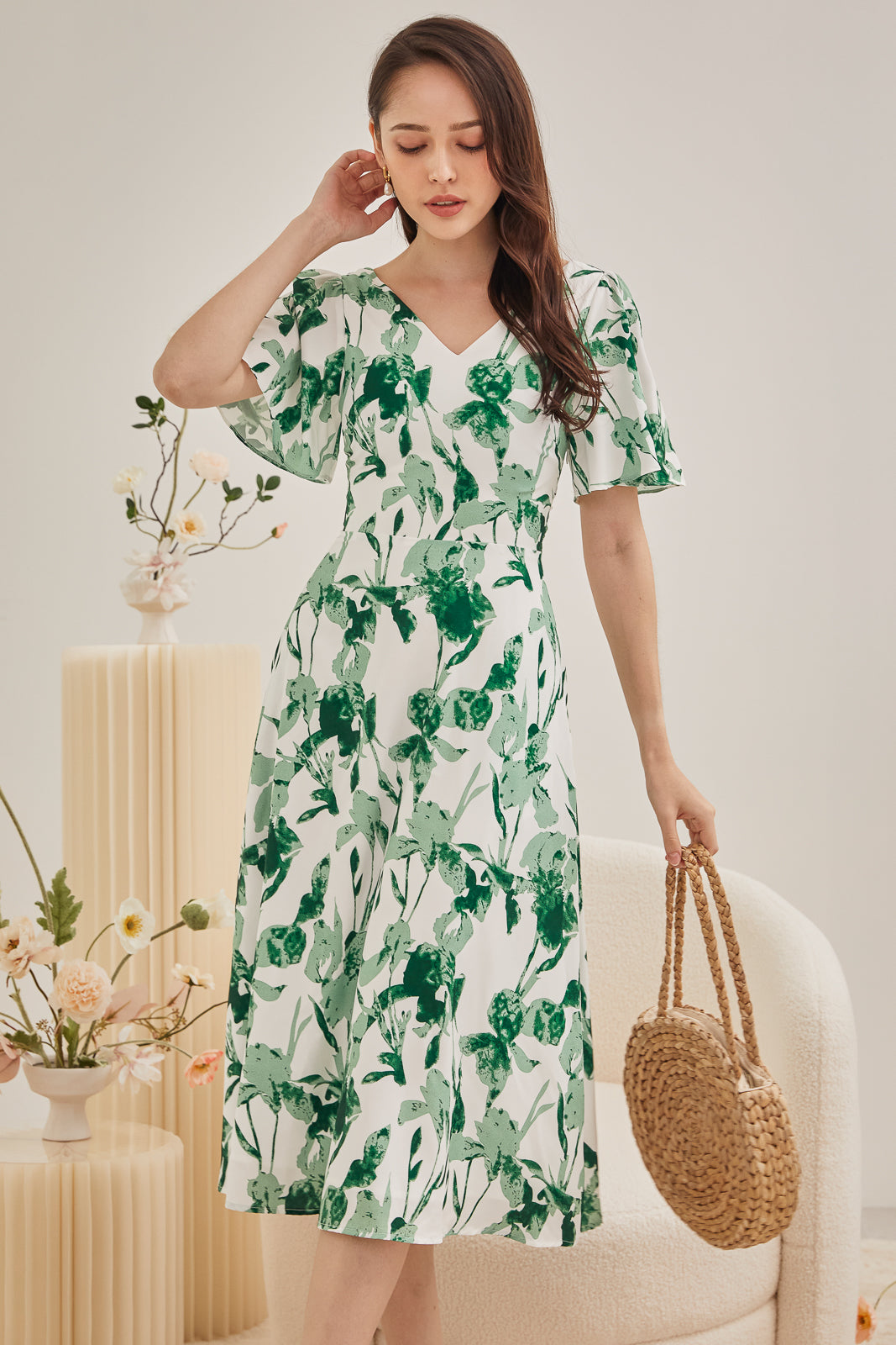 Foliage Twist-Back Flutter Sleeves Dress in Green