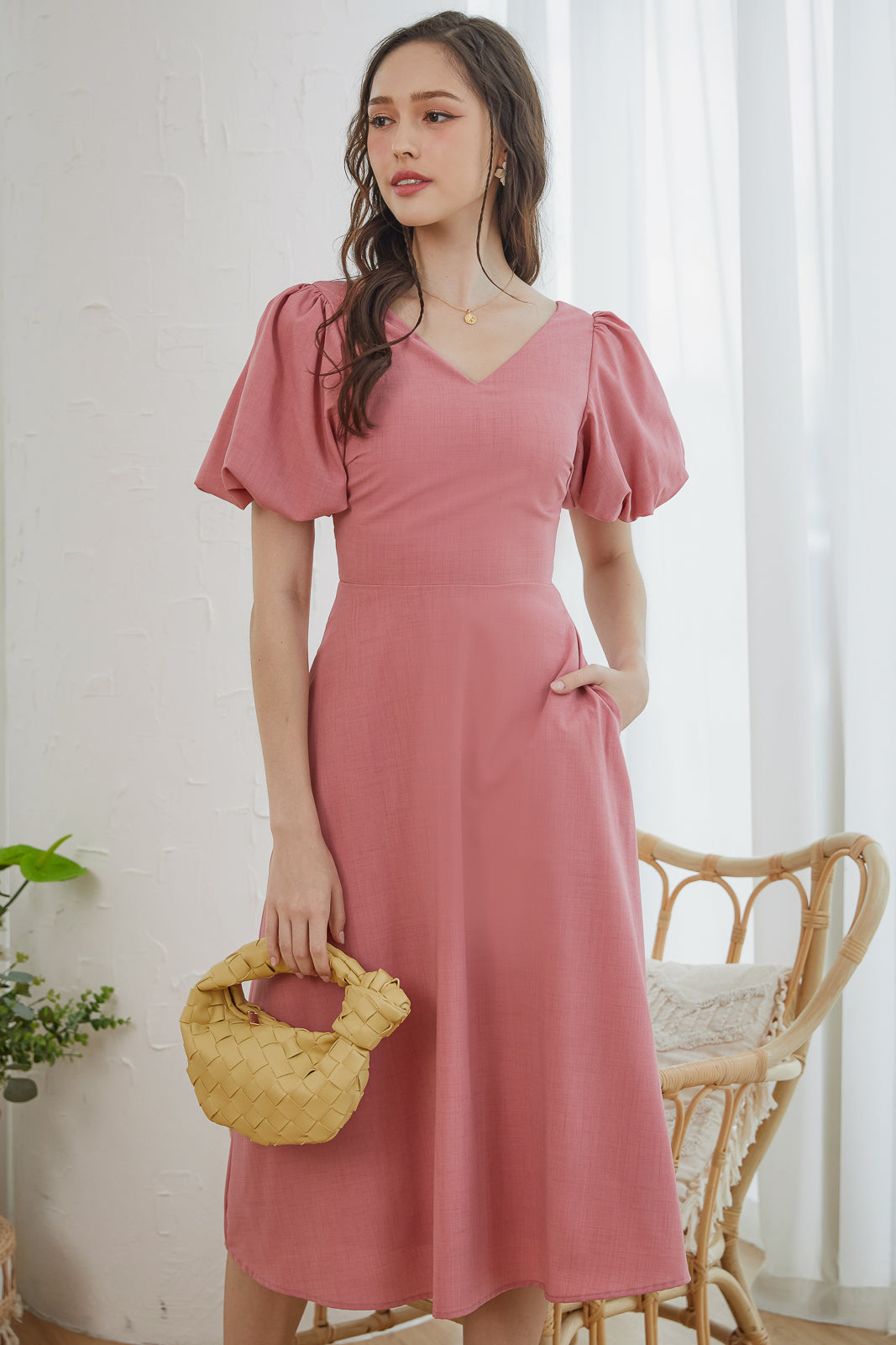 Twist-Back Pouf Sleeves Dress in Pink