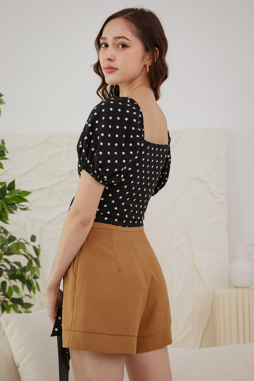 Ingrid Puff Sleeves Wrap Top in Black Polkadots