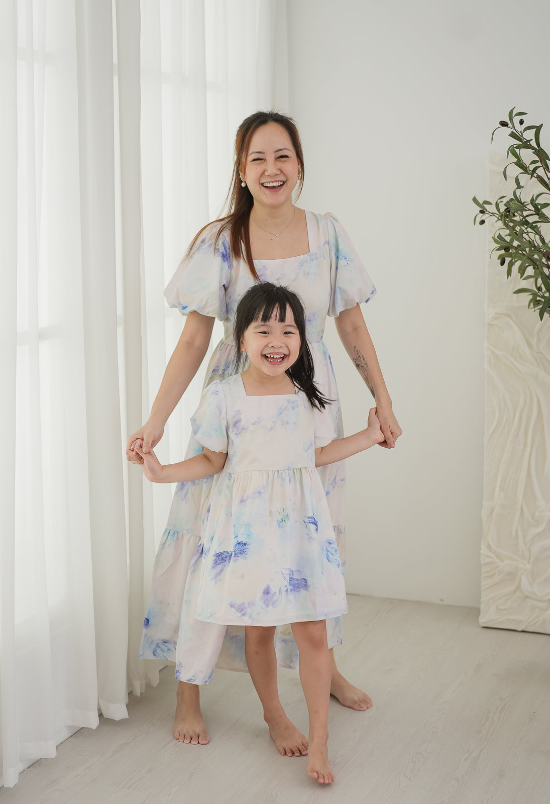 Little Watercolor Pouf Sleeves Dress in Blue (Kids)